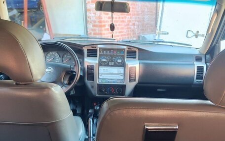 Nissan Patrol, 2011 год, 3 500 000 рублей, 24 фотография