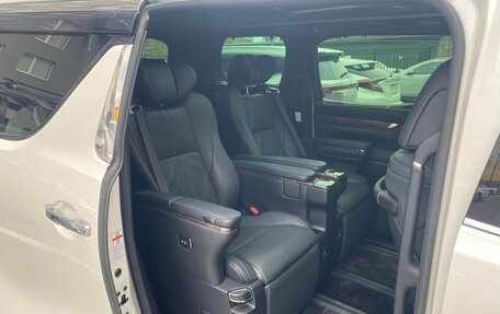 Toyota Alphard III, 2020 год, 5 900 000 рублей, 9 фотография