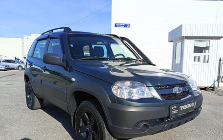 Chevrolet Niva I рестайлинг, 2018 год, 815 000 рублей, 3 фотография