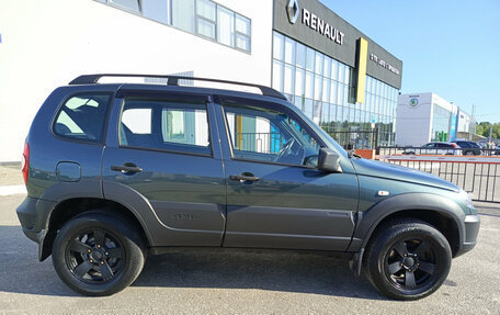 Chevrolet Niva I рестайлинг, 2018 год, 815 000 рублей, 5 фотография