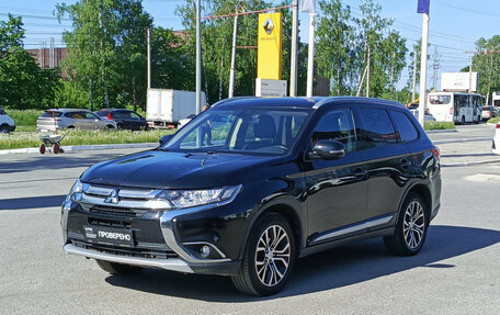 Mitsubishi Outlander III рестайлинг 3, 2018 год, 2 100 000 рублей, 1 фотография