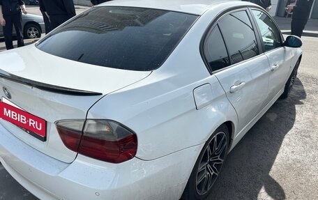 BMW 3 серия, 2006 год, 800 000 рублей, 13 фотография