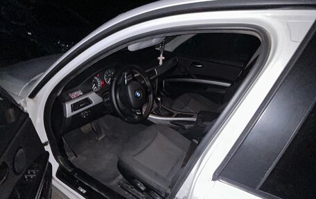 BMW 3 серия, 2006 год, 800 000 рублей, 18 фотография