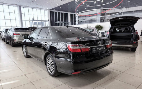 Toyota Camry, 2017 год, 2 300 000 рублей, 7 фотография