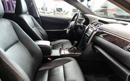 Toyota Camry, 2017 год, 2 300 000 рублей, 11 фотография