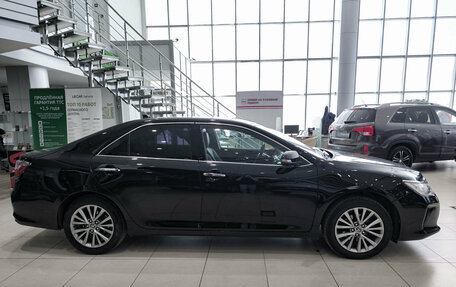 Toyota Camry, 2017 год, 2 300 000 рублей, 4 фотография