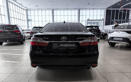 Toyota Camry, 2017 год, 2 300 000 рублей, 6 фотография