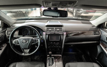 Toyota Camry, 2017 год, 2 300 000 рублей, 14 фотография