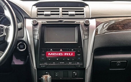Toyota Camry, 2017 год, 2 300 000 рублей, 15 фотография