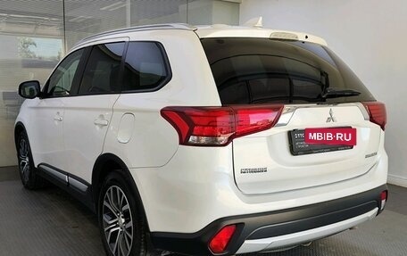 Mitsubishi Outlander III рестайлинг 3, 2017 год, 2 159 000 рублей, 7 фотография
