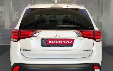 Mitsubishi Outlander III рестайлинг 3, 2017 год, 2 159 000 рублей, 6 фотография