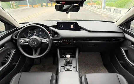 Mazda 3, 2021 год, 1 090 000 рублей, 10 фотография