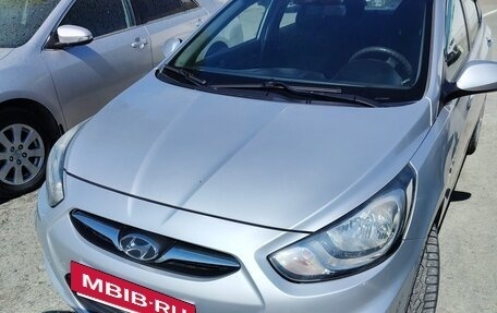 Hyundai Solaris II рестайлинг, 2013 год, 650 000 рублей, 9 фотография