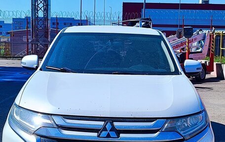 Mitsubishi Outlander III рестайлинг 3, 2016 год, 1 500 000 рублей, 11 фотография