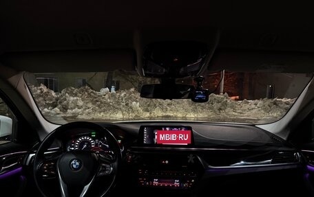 BMW 5 серия, 2018 год, 2 700 000 рублей, 14 фотография