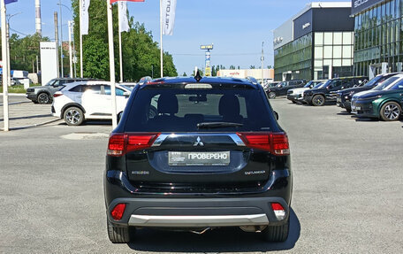 Mitsubishi Outlander III рестайлинг 3, 2018 год, 2 100 000 рублей, 7 фотография