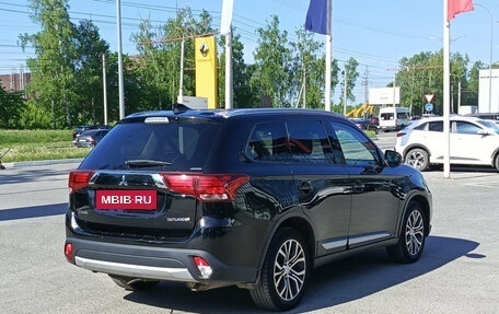 Mitsubishi Outlander III рестайлинг 3, 2018 год, 2 100 000 рублей, 6 фотография