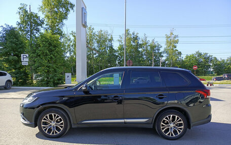 Mitsubishi Outlander III рестайлинг 3, 2018 год, 2 100 000 рублей, 10 фотография