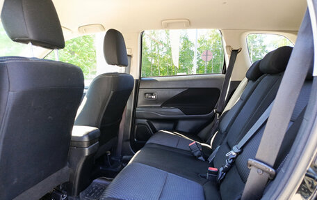 Mitsubishi Outlander III рестайлинг 3, 2018 год, 2 100 000 рублей, 15 фотография