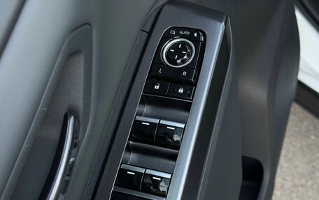 Toyota RAV4, 2025 год, 3 900 000 рублей, 15 фотография