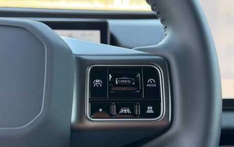 Toyota RAV4, 2025 год, 3 900 000 рублей, 24 фотография