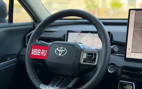 Toyota RAV4, 2025 год, 3 900 000 рублей, 21 фотография