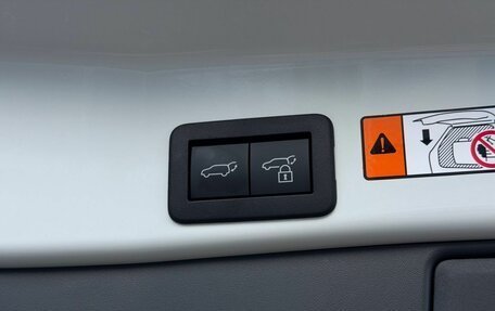 Toyota RAV4, 2025 год, 3 900 000 рублей, 33 фотография