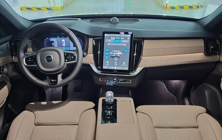 Volvo XC90 II рестайлинг, 2025 год, 7 350 000 рублей, 12 фотография