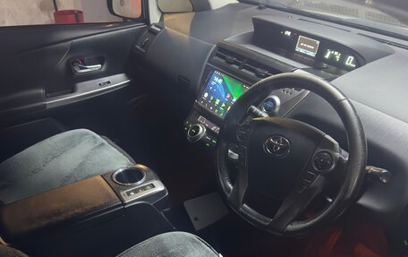 Toyota Prius Alpha I (ZVW40/41), 2015 год, 1 800 000 рублей, 7 фотография