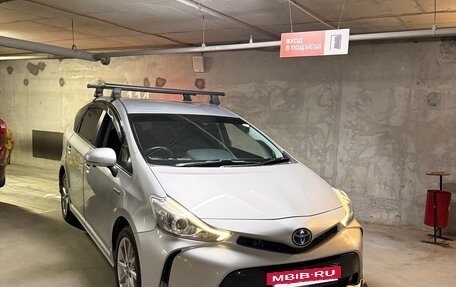 Toyota Prius Alpha I (ZVW40/41), 2015 год, 1 800 000 рублей, 5 фотография