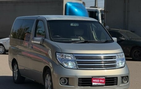 Nissan Elgrand III, 2002 год, 990 000 рублей, 1 фотография