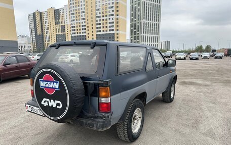 Nissan Terrano II рестайлинг, 1990 год, 600 000 рублей, 4 фотография
