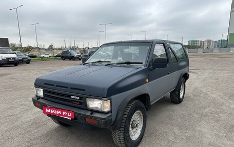 Nissan Terrano II рестайлинг, 1990 год, 600 000 рублей, 2 фотография
