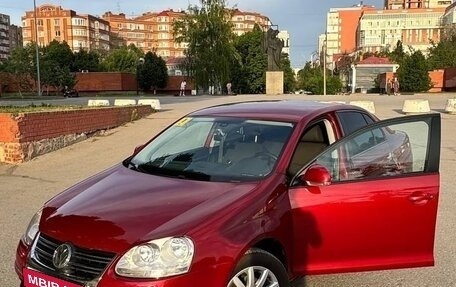 Volkswagen Jetta VI, 2010 год, 790 000 рублей, 2 фотография