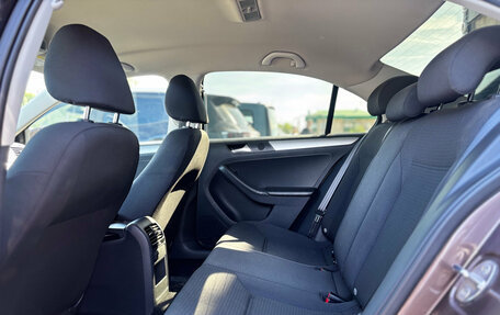 Volkswagen Jetta VI, 2016 год, 1 300 000 рублей, 24 фотография