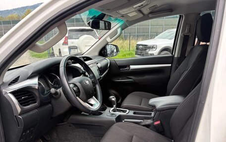 Toyota Hilux VIII, 2023 год, 3 730 000 рублей, 6 фотография