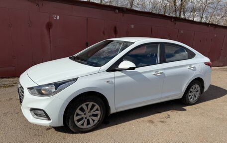Hyundai Solaris II рестайлинг, 2017 год, 850 000 рублей, 3 фотография