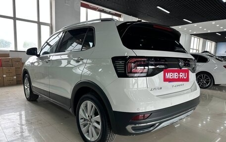 Volkswagen T-Cross I, 2022 год, 1 850 000 рублей, 5 фотография
