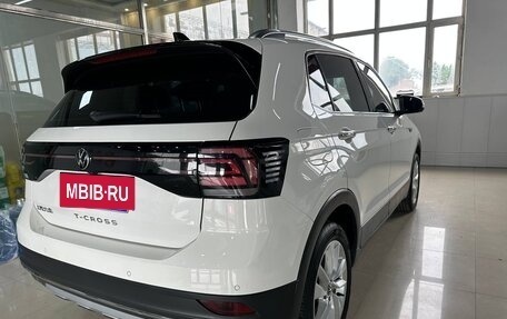 Volkswagen T-Cross I, 2022 год, 1 850 000 рублей, 3 фотография