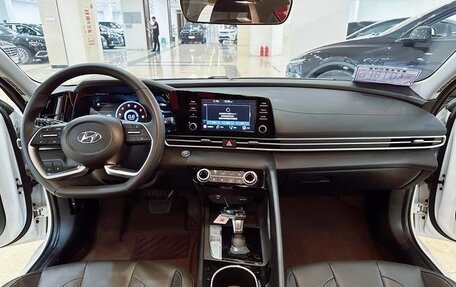 Hyundai Elantra, 2022 год, 1 285 000 рублей, 8 фотография