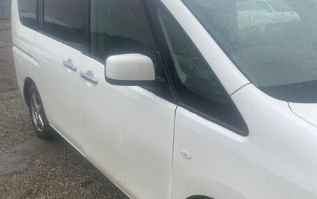 Nissan Serena IV, 2011 год, 750 000 рублей, 6 фотография