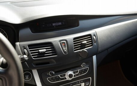 Renault Latitude I, 2010 год, 850 000 рублей, 10 фотография