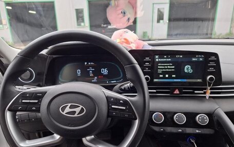 Hyundai Elantra, 2023 год, 1 810 000 рублей, 9 фотография