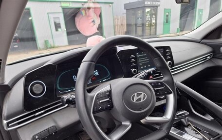 Hyundai Elantra, 2023 год, 1 810 000 рублей, 10 фотография