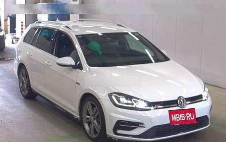 Volkswagen Golf VII, 2019 год, 1 800 000 рублей, 24 фотография