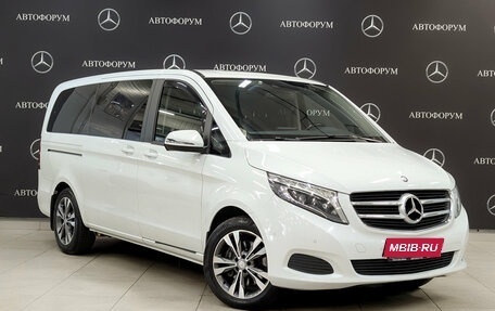 Mercedes-Benz V-Класс, 2017 год, 4 200 000 рублей, 3 фотография