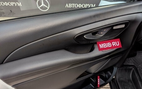 Mercedes-Benz V-Класс, 2017 год, 4 200 000 рублей, 19 фотография