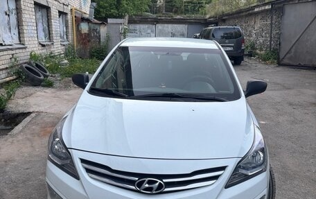 Hyundai Solaris II рестайлинг, 2016 год, 1 100 000 рублей, 1 фотография