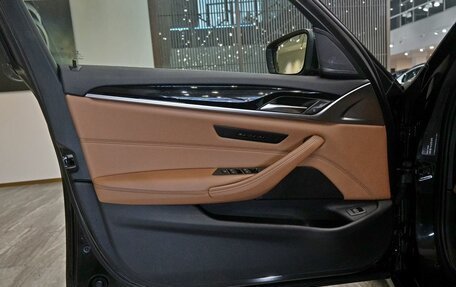 BMW 5 серия, 2018 год, 3 600 000 рублей, 18 фотография