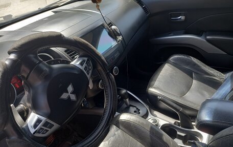 Mitsubishi Outlander III рестайлинг 3, 2008 год, 1 099 000 рублей, 11 фотография